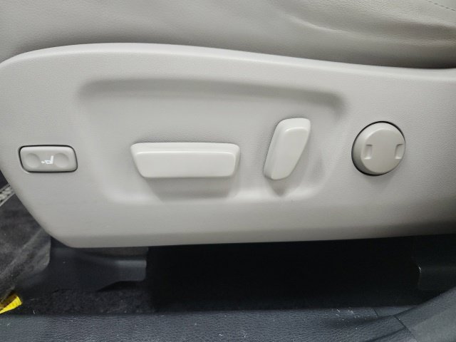 Used 2018 Toyota Highlander XLE FWD image 14