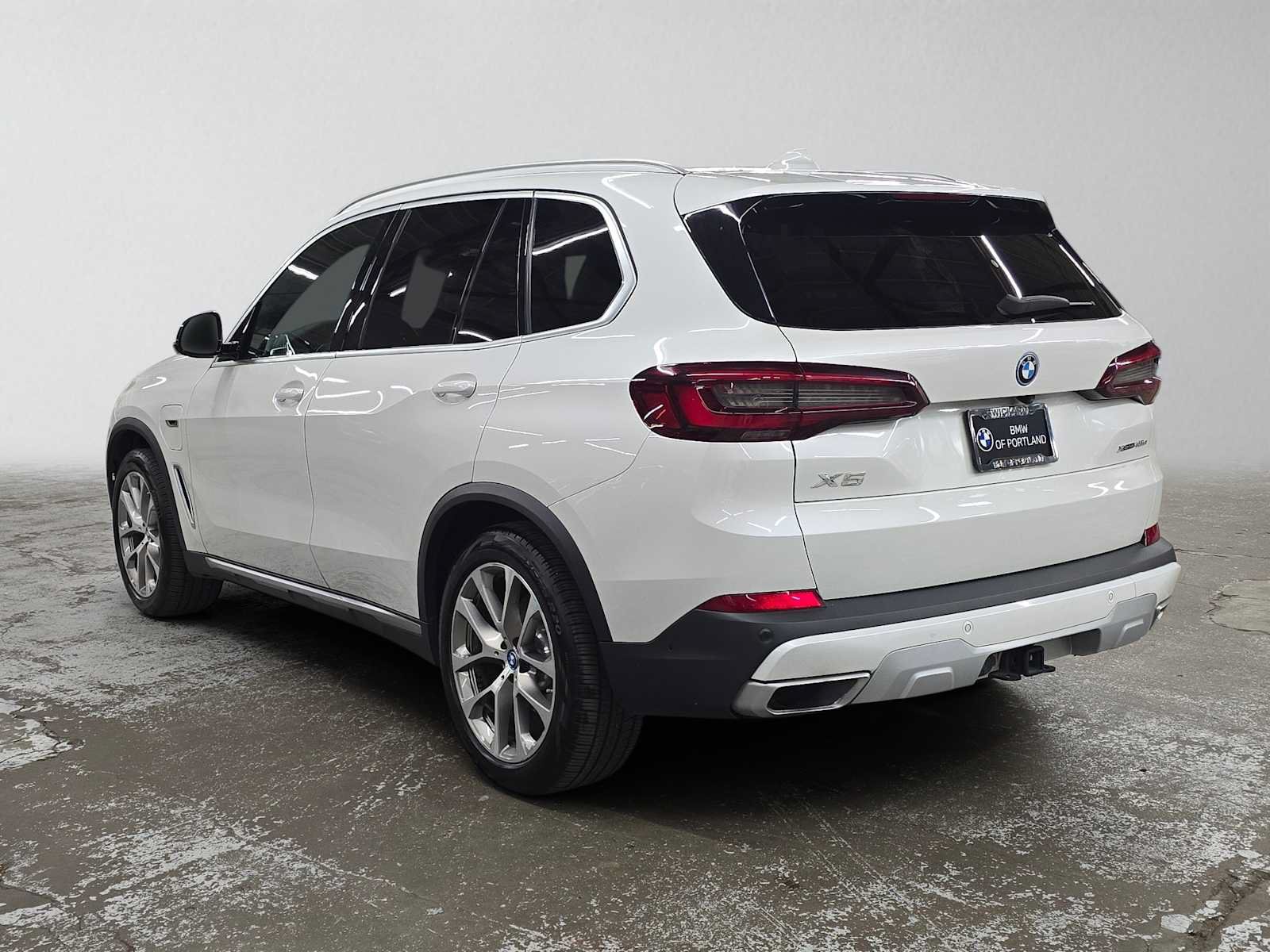 Used 2022 BMW X5 xDrive45e w/ Climate Comfort Package AWD/4WD image 5