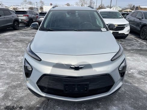 Used 2023 Chevrolet Bolt EUV LT w/ Comfort Package image 2