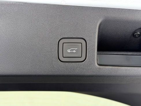 New 2026 Chevrolet Equinox EV LT image 5