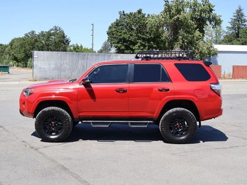 Used 2021 Toyota 4Runner Venture w/ Moonroof Package AWD/4WD image 9