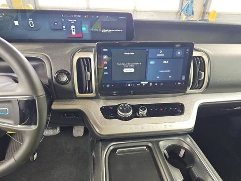 Used 2025 Ford Expedition Active image 12