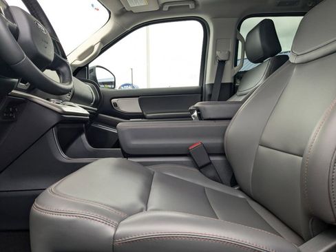 New 2025 Ford Expedition Max Active image 14