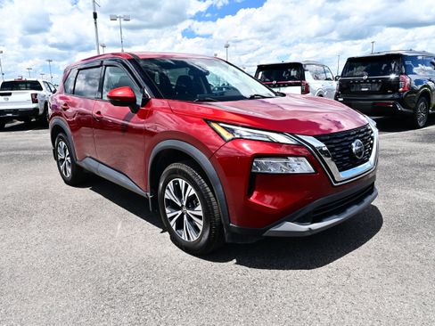 Used 2021 Nissan Rogue SV FWD image 2