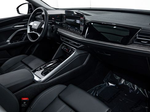 New 2025 Audi Q5 2.0T Premium Plus image 13