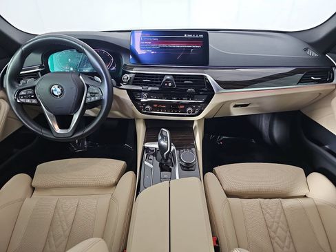 Used 2022 BMW 530i RWD image 11