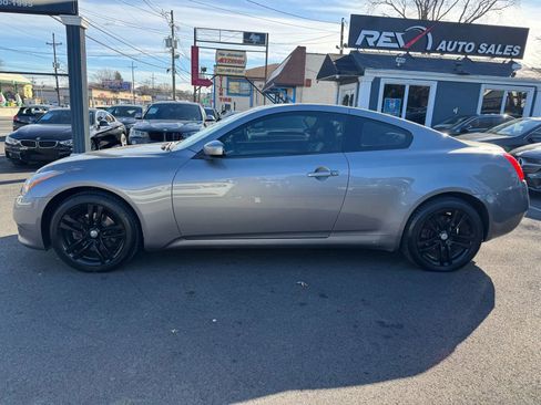 Used 2009 INFINITI G37 x Coupe w/ Premium Pkg image 2