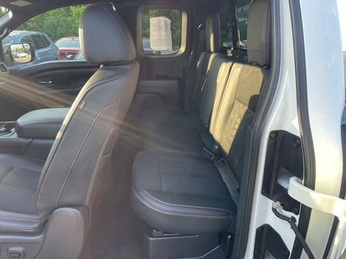 Used 2020 Nissan Titan PRO-4X AWD/4WD image 12
