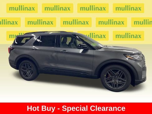 New 2026 Ford Explorer ST AWD/4WD image 3
