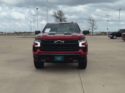 Used 2025 Chevrolet Silverado 1500 LT Trail Boss w/ LPO, Dark Essentials Package image 3