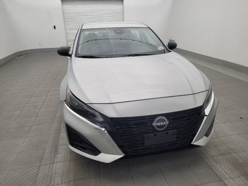 Used 2024 Nissan Altima 2.5 SV FWD image 14