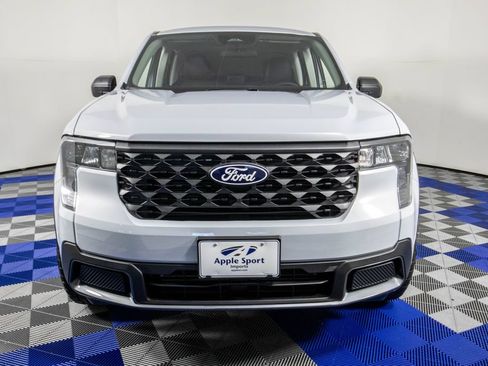 Used 2025 Ford Maverick XLT w/ Equipment Group 302A AWD/4WD image 2