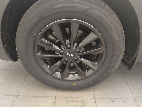 Used 2020 Kia Sorento LX FWD image 31