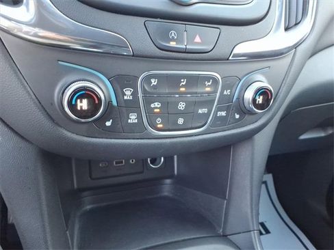 Used 2023 Chevrolet Equinox LT image 18