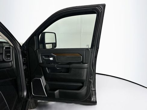 Used 2024 RAM 2500 Laramie image 31