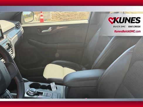 Used 2025 Ford Escape ST-Line AWD/4WD image 8
