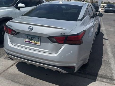 Used 2020 Nissan Altima 2.5 SV FWD image 3