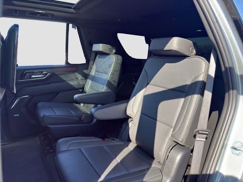 Used 2025 GMC Yukon Denali w/ Denali Reserve Package image 13