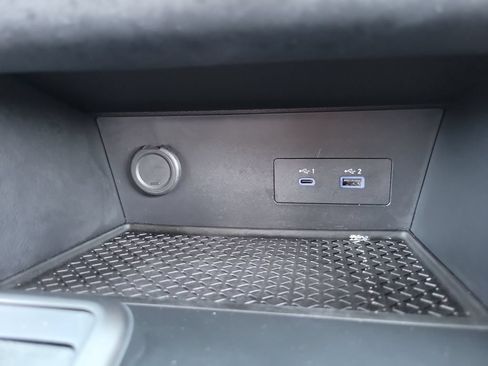 Used 2025 Nissan Pathfinder S FWD image 12