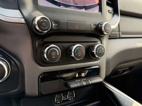 Used 2022 RAM 1500 Big Horn AWD/4WD image 29