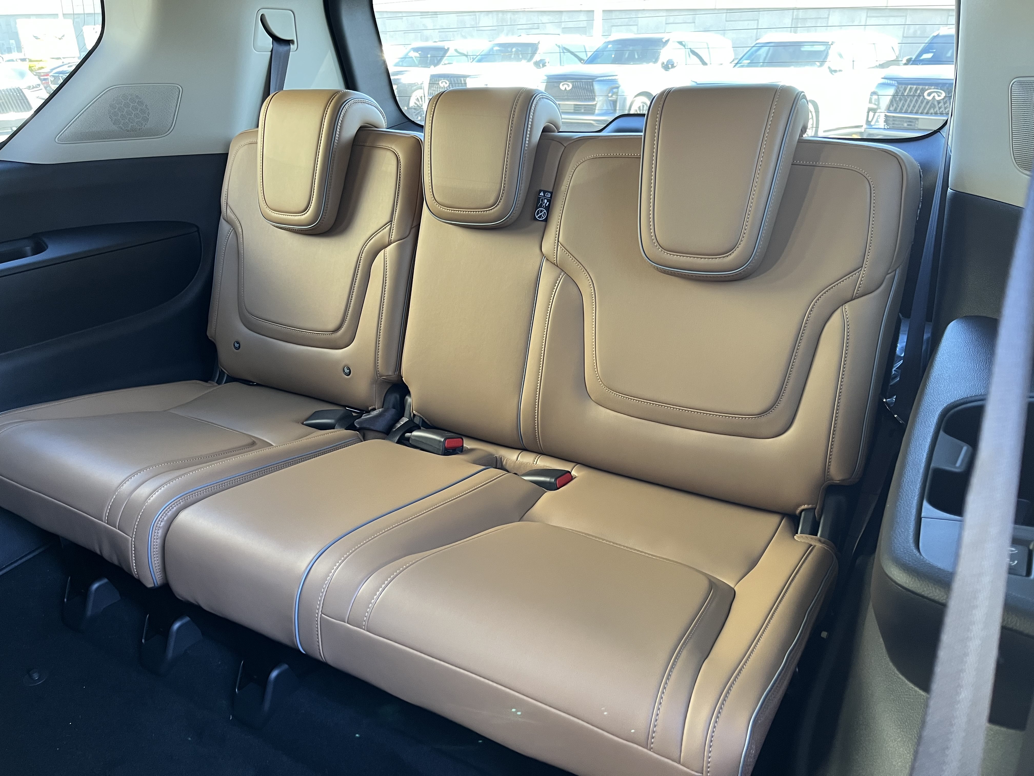 New 2027 INFINITI QX80 Luxe w/ Cargo Package RWD image 14