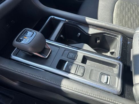 Used 2025 Nissan Pathfinder SV FWD image 19