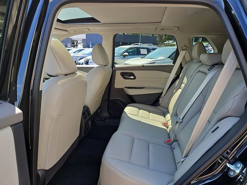 Certified 2023 Nissan Rogue SL w/ SL Premium Package image 10