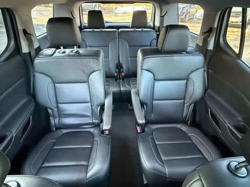 Used 2022 GMC Acadia SLT w/ Trailering Package AWD/4WD image 38
