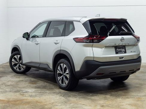 Used 2023 Nissan Rogue SV image 12