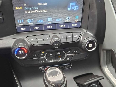 Used 2016 Chevrolet Corvette Stingray Coupe RWD image 19