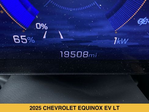 Certified 2025 Chevrolet Equinox EV LT FWD image 4