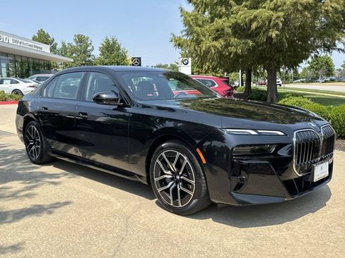 Used 2026 BMW 740i xDrive AWD/4WD image 10