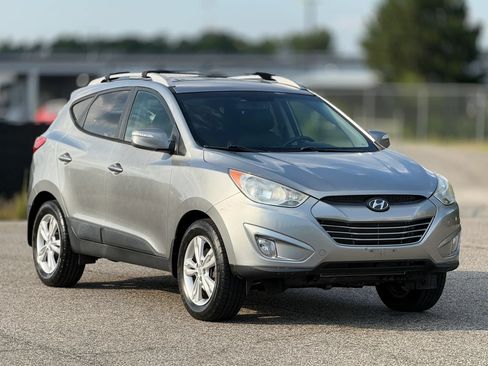 Used 2013 Hyundai Tucson GLS FWD image 1