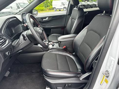 Used 2025 Ford Escape ST-Line FWD image 21