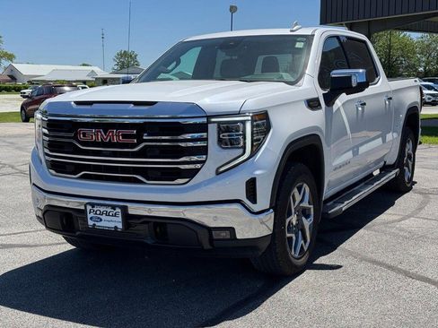 Used 2024 GMC Sierra 1500 SLT w/ SLT Premium Plus Package AWD/4WD image 8