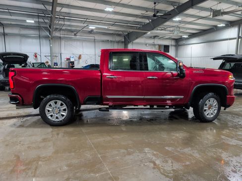 Used 2025 Chevrolet Silverado 2500 High Country w/ Technology Package image 2