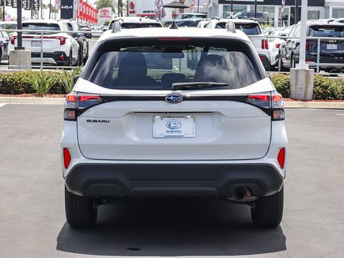 Certified 2025 Subaru Forester Premium AWD/4WD image 6