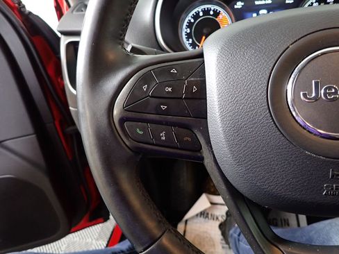 Used 2019 Jeep Cherokee Trailhawk w/ Comfort/Convenience Group AWD/4WD image 30