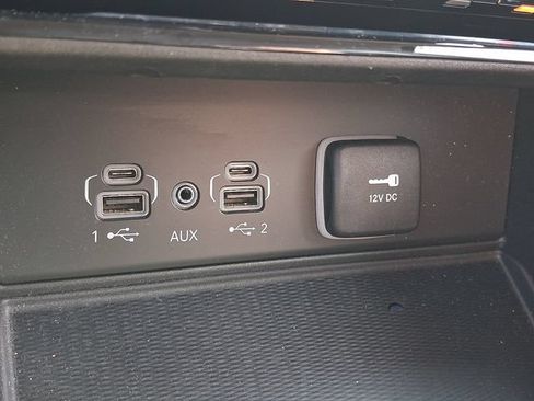 Used 2023 Jeep Grand Cherokee Laredo w/ Luxury Tech Group I AWD/4WD image 26
