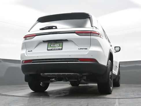 Used 2025 Jeep Grand Cherokee Limited w/ Black Appearance Package image 14