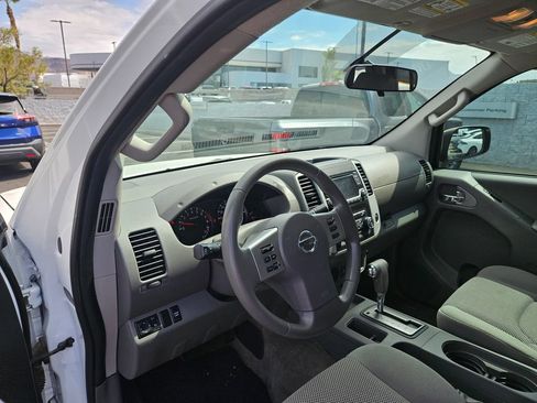 Used 2016 Nissan Frontier SV RWD image 12