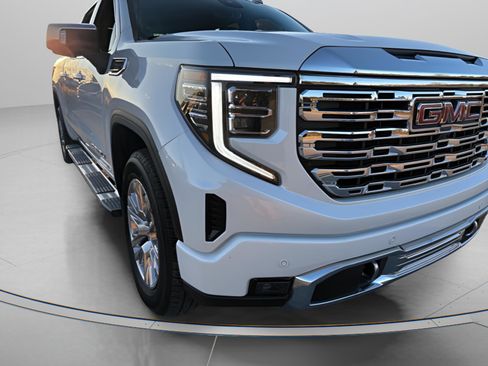 Used 2024 GMC Sierra 1500 Denali w/ Technology Package image 2