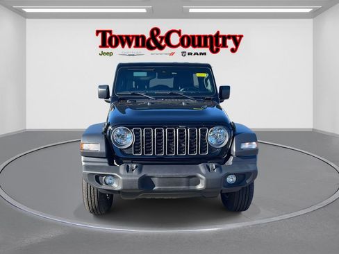 Used 2025 Jeep Wrangler Sport S image 2
