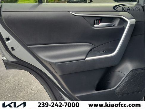 Used 2021 Toyota RAV4 XLE FWD image 11