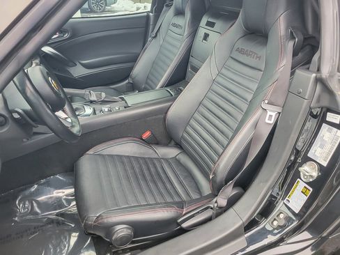 Used 2020 FIAT 124 Spider Abarth w/ Convenience Group image 8