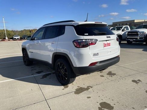 New 2026 Jeep Compass Latitude image 3