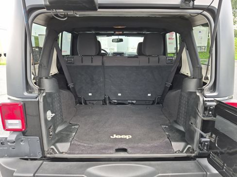 Used 2017 Jeep Wrangler Unlimited Sport w/ Quick Order Package 24S AWD/4WD image 25