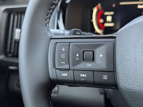 New 2026 Nissan Pathfinder Platinum FWD image 12