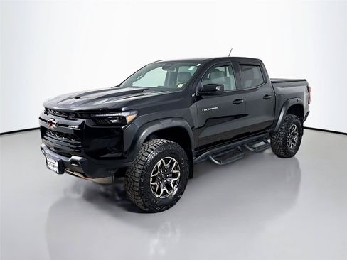 Used 2024 Chevrolet Colorado ZR2 AWD/4WD image 5