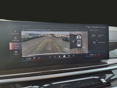 Used 2024 BMW X5 xDrive50e image 5